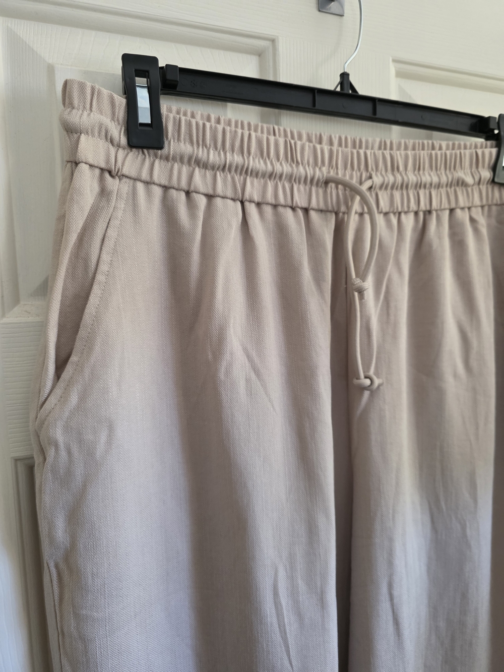 HALARA Women's Straight-Leg Drawstring Pants in Light Taupe - Picture 4 of 5